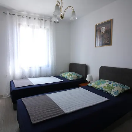 Apartmani Niessner Malinska Exterior photo